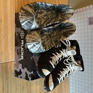 Used size 5 men’s RUDIS Sly Fox Tbilisi wrestling shoes with sole covers and box